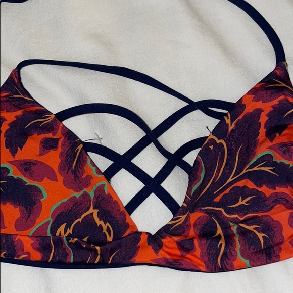 L*Space floral top - Picture 2 of 3